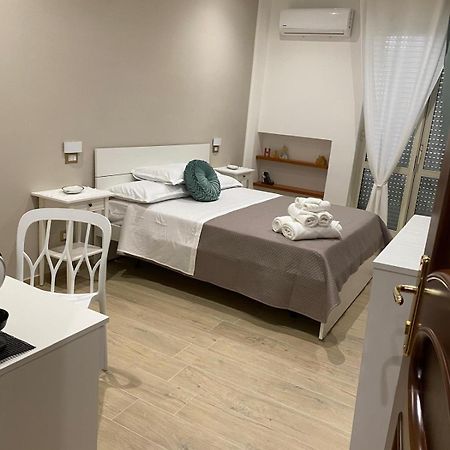 B&B Civico 22 Silvestre Неаполь Экстерьер фото